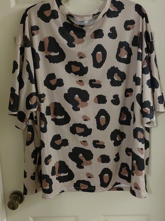 SHEIN Tops - NWOT Leopard Spotted Short Sleeved Tee, 4X, Black Tan Brown, Polyester